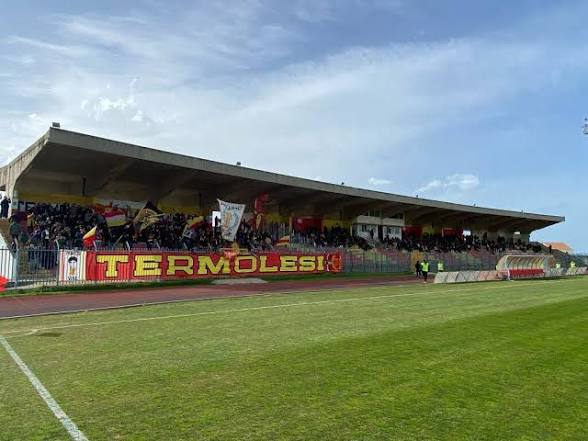 Veduta dello stadio Gino Cannarsa in una giornata di campionato